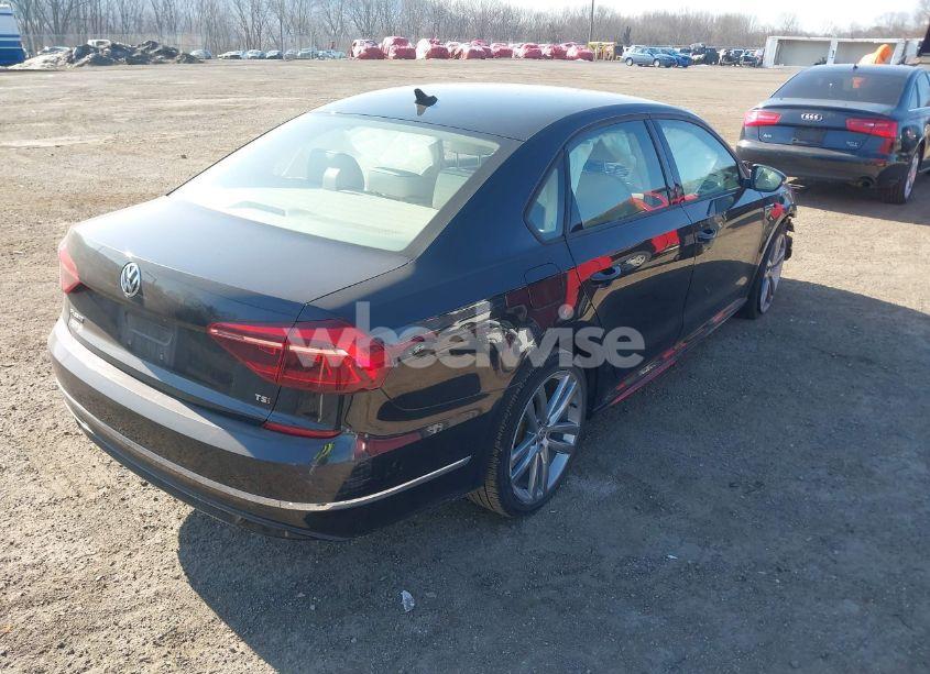 Photo 4 of 2018 Volkswagen Passat 2.0T R-LINE/2.0T S (VIN 1VWAA7A32JC014403)