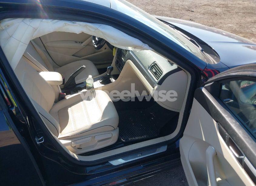 Photo 5 of 2018 Volkswagen Passat 2.0T R-LINE/2.0T S (VIN 1VWAA7A32JC014403)