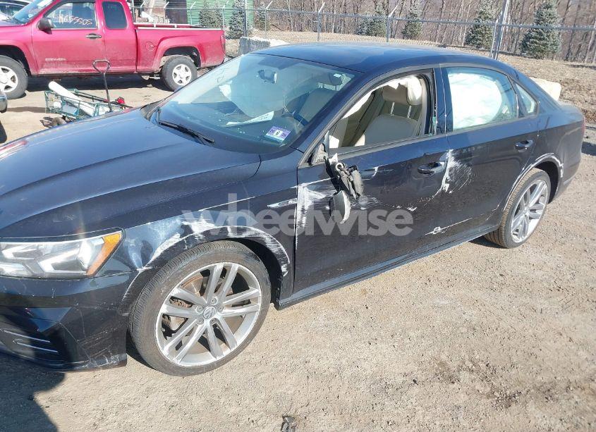 Photo 6 of 2018 Volkswagen Passat 2.0T R-LINE/2.0T S (VIN 1VWAA7A32JC014403)