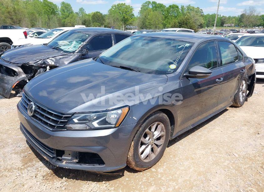 Photo 2 of 2018 Volkswagen Passat 2.0T R-LINE/2.0T S (VIN 1VWAA7A32JC022159)