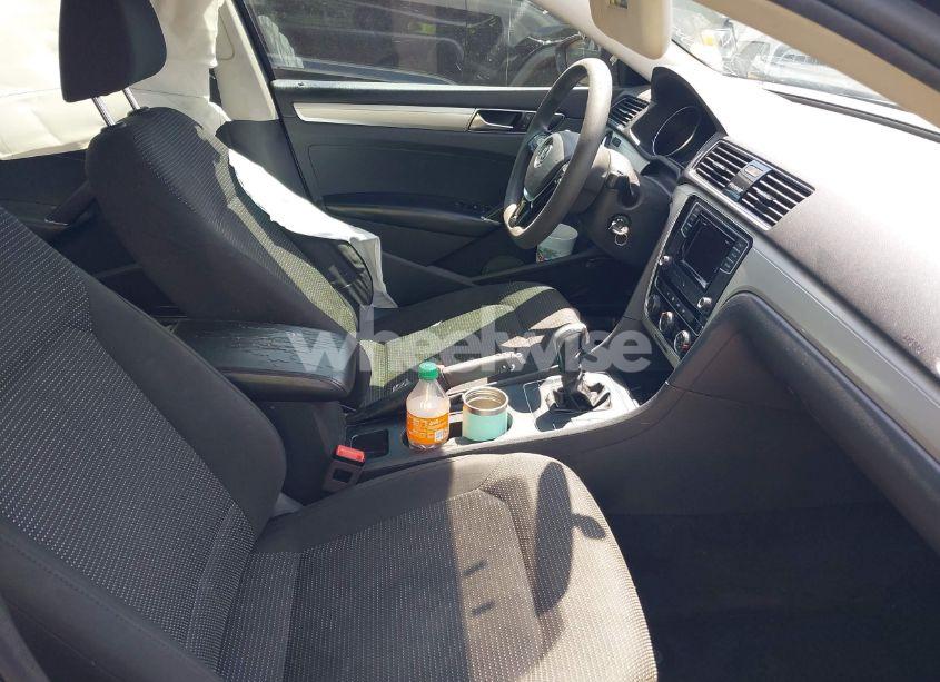 Photo 5 of 2018 Volkswagen Passat 2.0T R-LINE/2.0T S (VIN 1VWAA7A32JC022159)