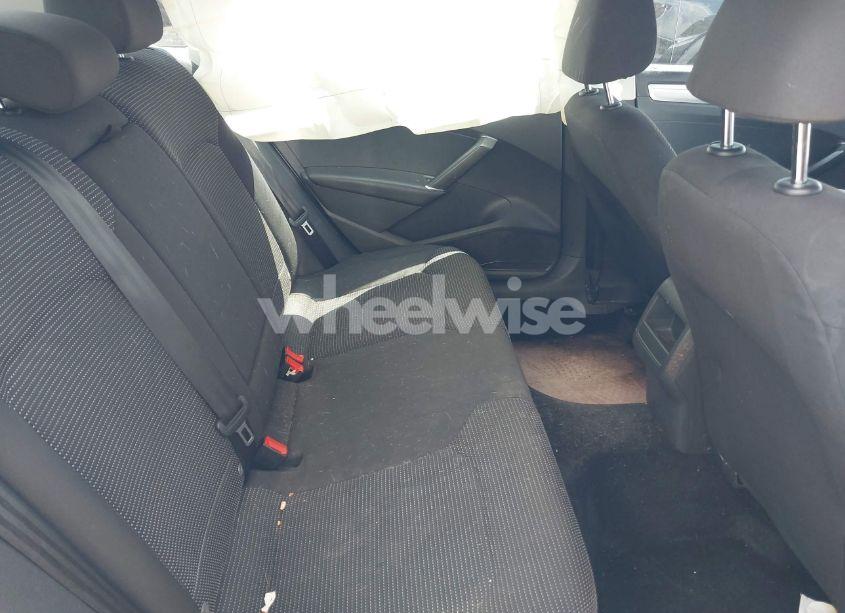 Photo 8 of 2018 Volkswagen Passat 2.0T R-LINE/2.0T S (VIN 1VWAA7A32JC022159)