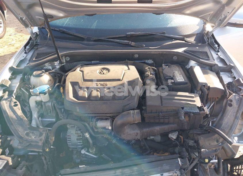 Photo 10 of 2018 Volkswagen Passat 2.0T R-LINE/2.0T S (VIN 1VWAA7A32JC035560)
