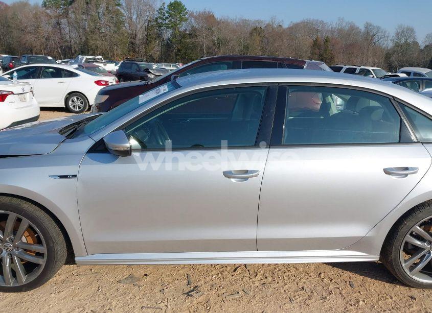 Photo 14 of 2018 Volkswagen Passat 2.0T R-LINE/2.0T S (VIN 1VWAA7A32JC035560)