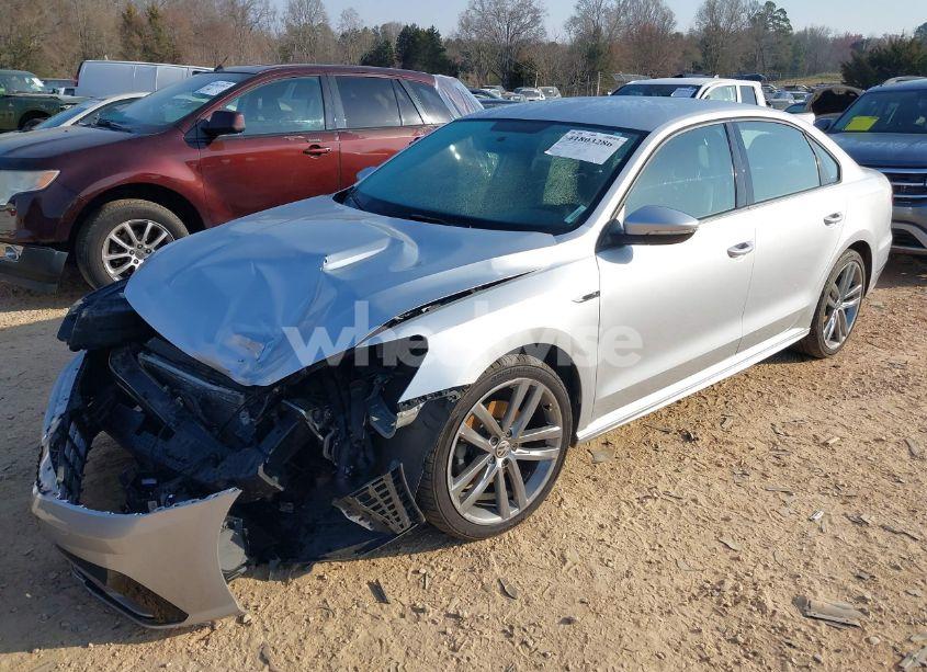 Photo 2 of 2018 Volkswagen Passat 2.0T R-LINE/2.0T S (VIN 1VWAA7A32JC035560)