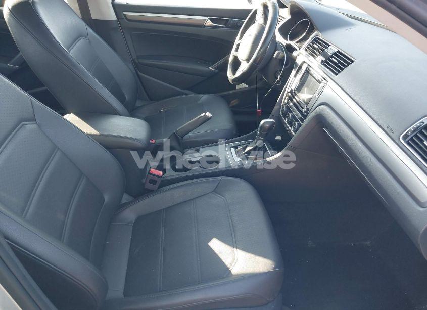 Photo 5 of 2018 Volkswagen Passat 2.0T R-LINE/2.0T S (VIN 1VWAA7A32JC035560)