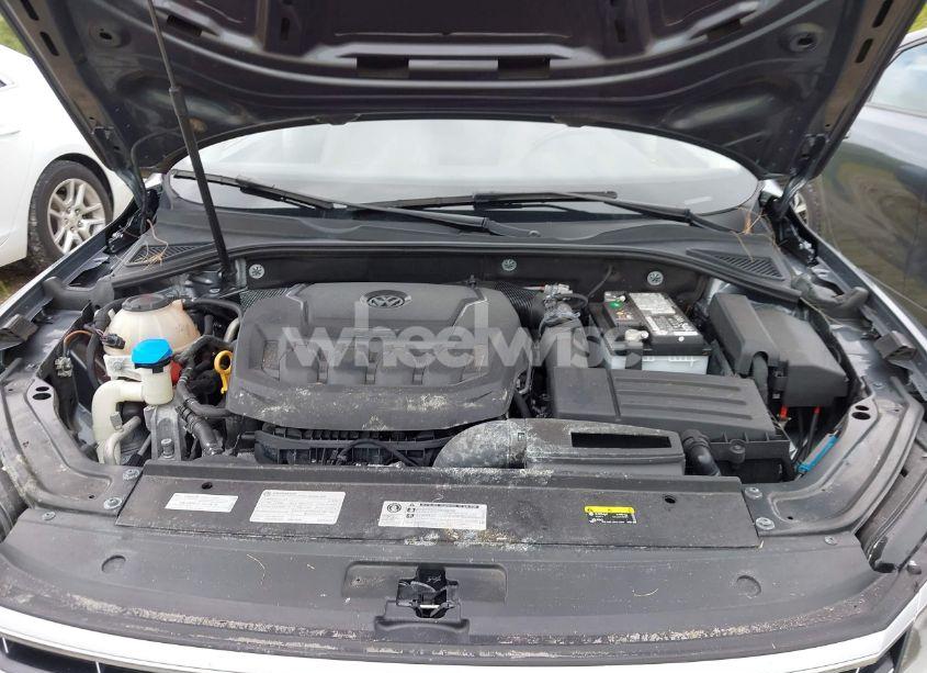 Photo 10 of 2018 Volkswagen Passat 2.0T R-LINE/2.0T S (VIN 1VWAA7A33JC007136)