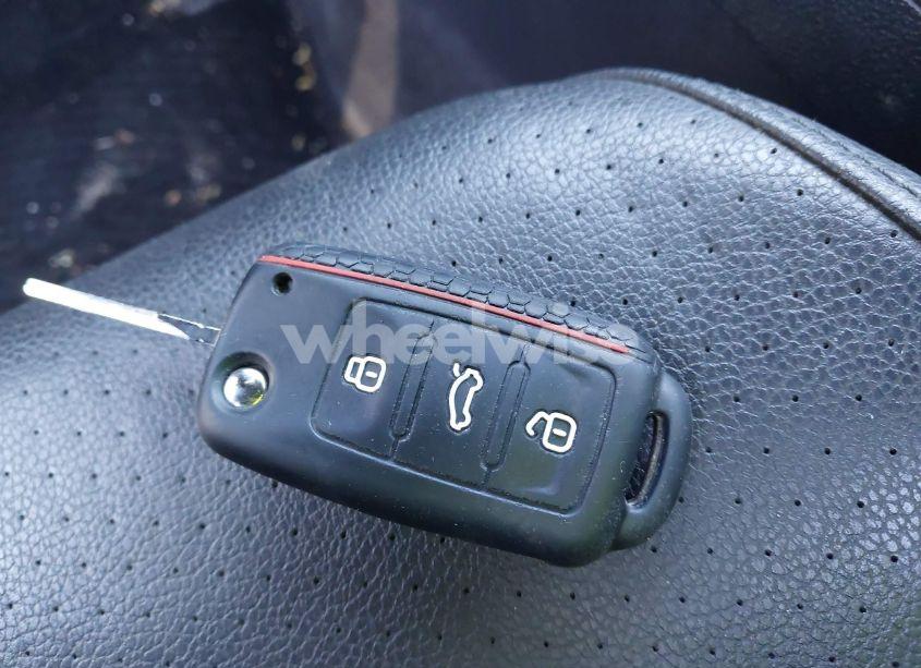 Photo 11 of 2018 Volkswagen Passat 2.0T R-LINE/2.0T S (VIN 1VWAA7A33JC009677)