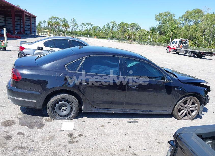 Photo 14 of 2018 Volkswagen Passat 2.0T R-LINE/2.0T S (VIN 1VWAA7A33JC009677)