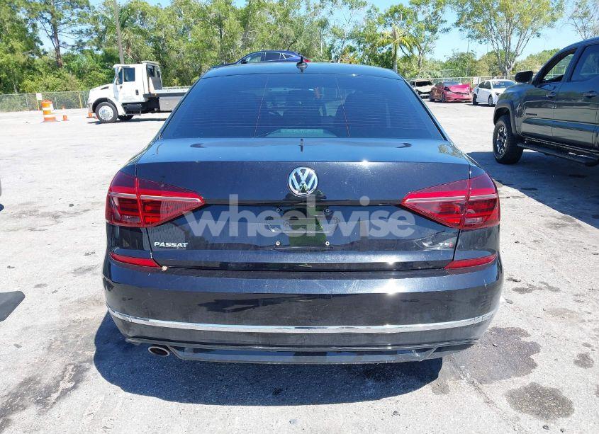 Photo 17 of 2018 Volkswagen Passat 2.0T R-LINE/2.0T S (VIN 1VWAA7A33JC009677)