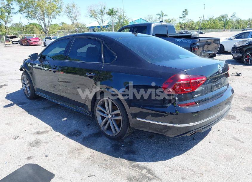 Photo 3 of 2018 Volkswagen Passat 2.0T R-LINE/2.0T S (VIN 1VWAA7A33JC009677)