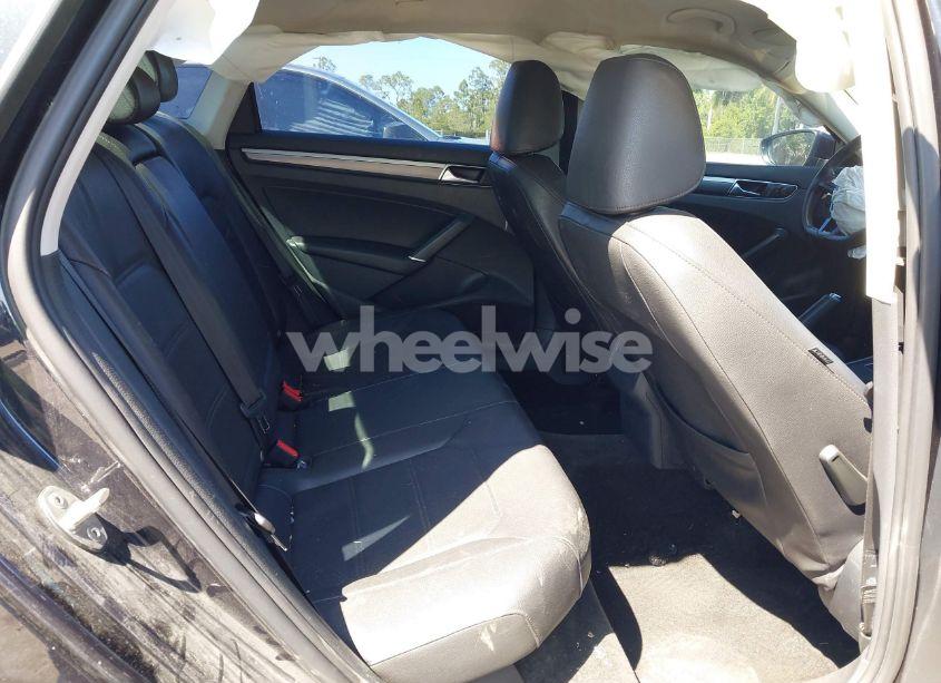 Photo 8 of 2018 Volkswagen Passat 2.0T R-LINE/2.0T S (VIN 1VWAA7A33JC009677)