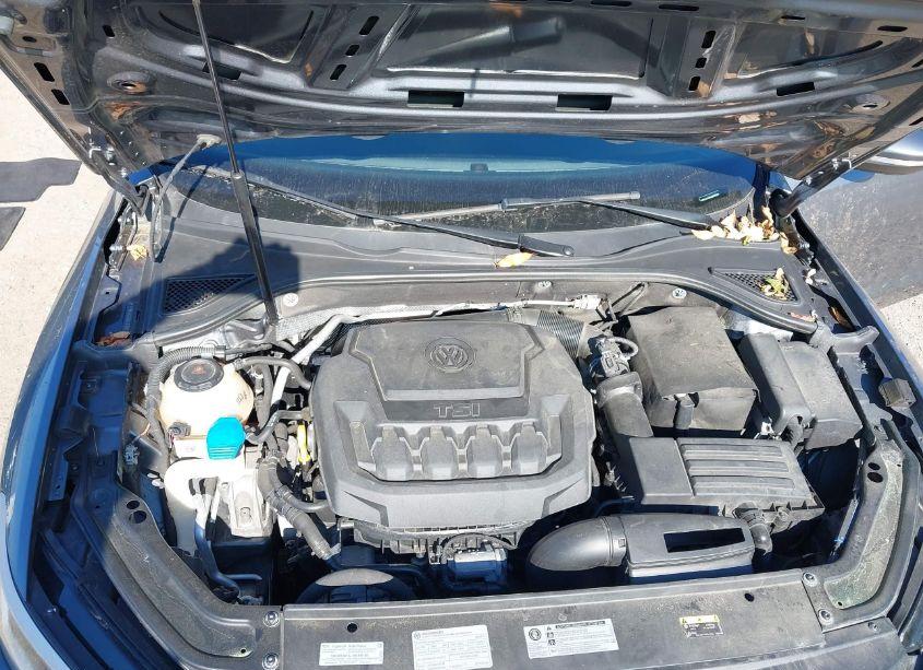 Photo 10 of 2018 Volkswagen Passat 2.0T R-LINE/2.0T S (VIN 1VWAA7A34JC001278)