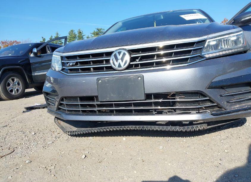 Photo 20 of 2018 Volkswagen Passat 2.0T R-LINE/2.0T S (VIN 1VWAA7A34JC001278)