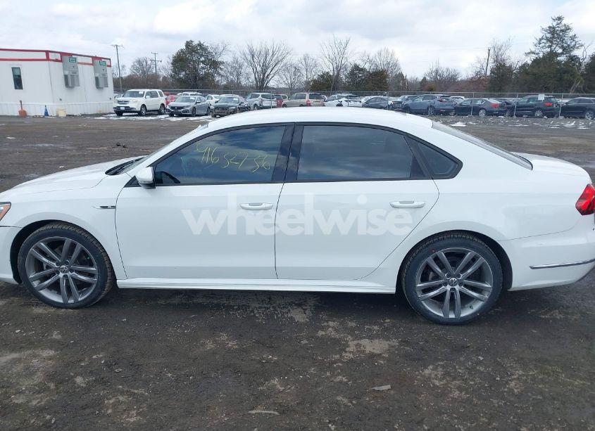Photo 14 of 2018 Volkswagen Passat 2.0T R-LINE/2.0T S (VIN 1VWAA7A34JC039707)