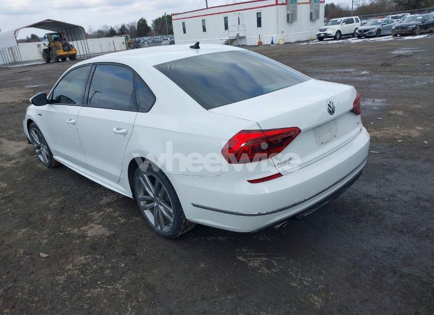 Photo 3 of 2018 Volkswagen Passat 2.0T R-LINE/2.0T S (VIN 1VWAA7A34JC039707)