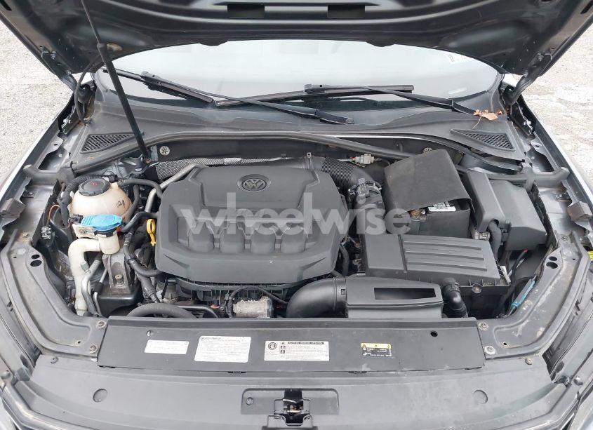 Photo 10 of 2018 Volkswagen Passat 2.0T R-LINE/2.0T S (VIN 1VWAA7A35JC010779)