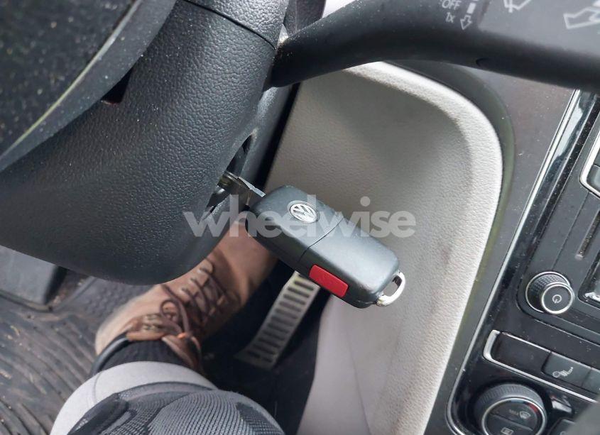 Photo 11 of 2018 Volkswagen Passat 2.0T R-LINE/2.0T S (VIN 1VWAA7A35JC010779)