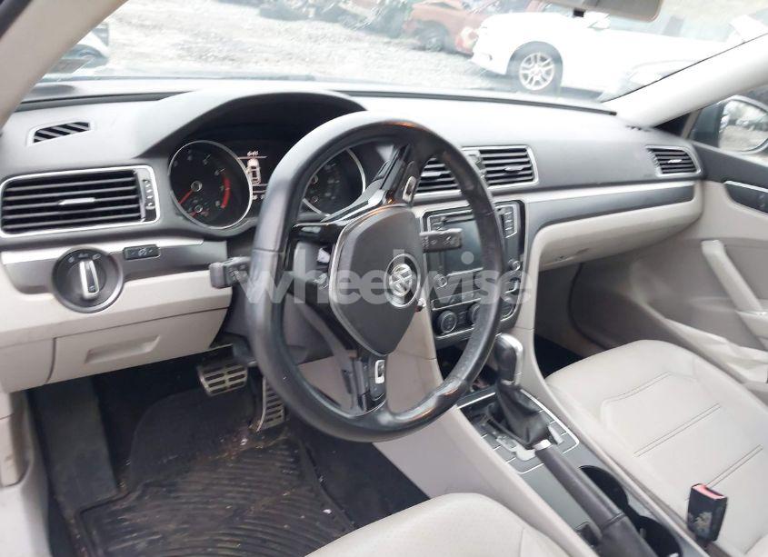 Photo 12 of 2018 Volkswagen Passat 2.0T R-LINE/2.0T S (VIN 1VWAA7A35JC010779)