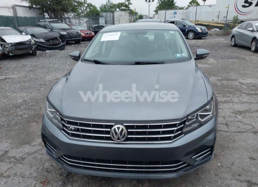 Photo 13 of 2018 Volkswagen Passat 2.0T R-LINE/2.0T S (VIN 1VWAA7A35JC010779)