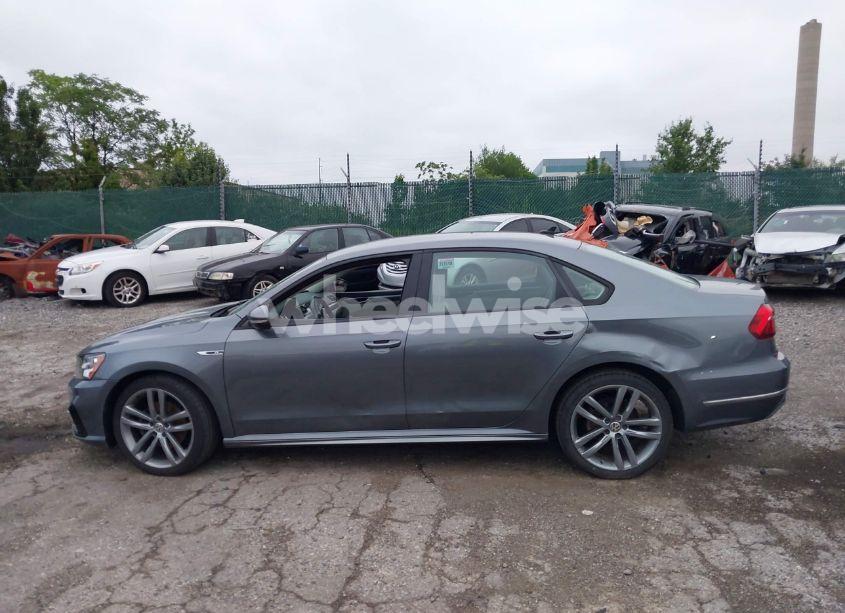 Photo 15 of 2018 Volkswagen Passat 2.0T R-LINE/2.0T S (VIN 1VWAA7A35JC010779)