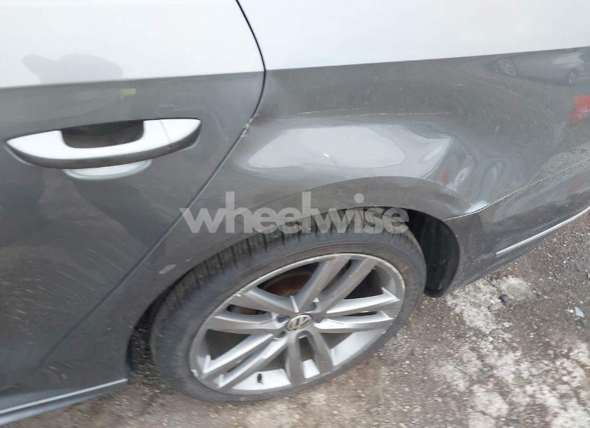 Photo 19 of 2018 Volkswagen Passat 2.0T R-LINE/2.0T S (VIN 1VWAA7A35JC010779)