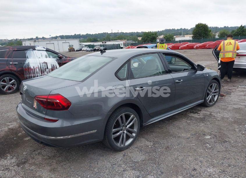 Photo 4 of 2018 Volkswagen Passat 2.0T R-LINE/2.0T S (VIN 1VWAA7A35JC010779)