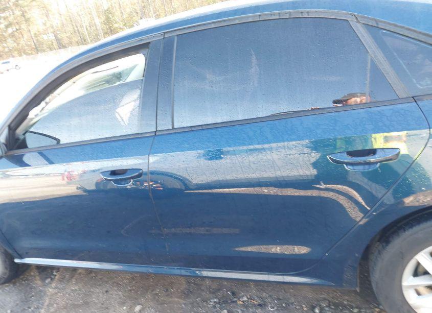 Photo 13 of 2018 Volkswagen Passat 2.0T R-LINE/2.0T S (VIN 1VWAA7A35JC033219)