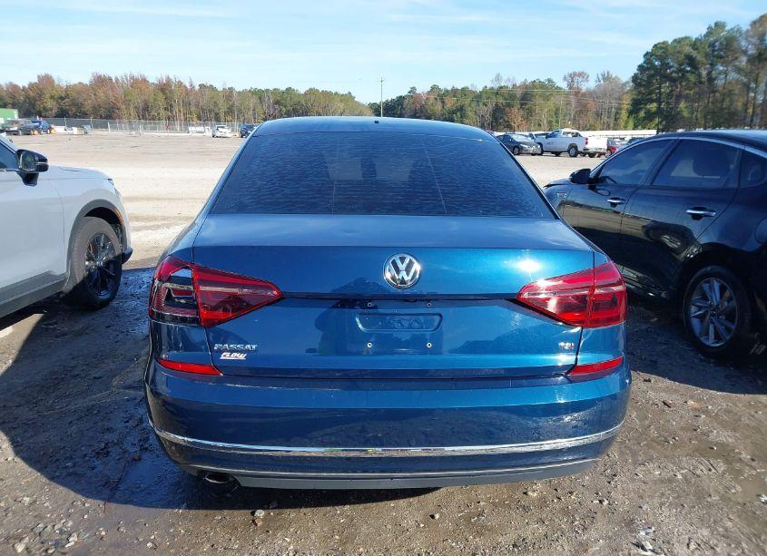 Photo 15 of 2018 Volkswagen Passat 2.0T R-LINE/2.0T S (VIN 1VWAA7A35JC033219)