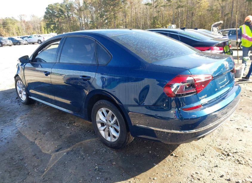 Photo 3 of 2018 Volkswagen Passat 2.0T R-LINE/2.0T S (VIN 1VWAA7A35JC033219)