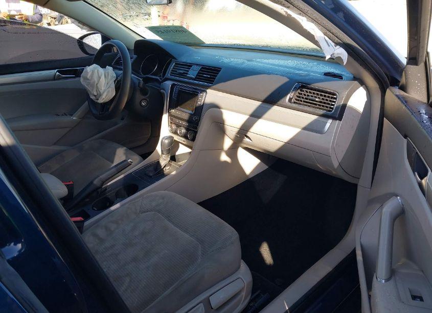 Photo 5 of 2018 Volkswagen Passat 2.0T R-LINE/2.0T S (VIN 1VWAA7A35JC033219)