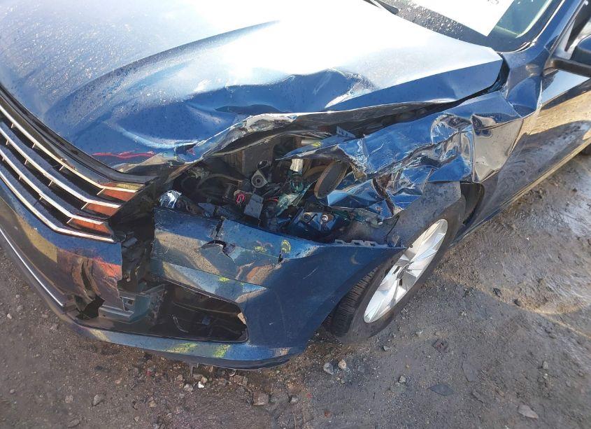 Photo 6 of 2018 Volkswagen Passat 2.0T R-LINE/2.0T S (VIN 1VWAA7A35JC033219)