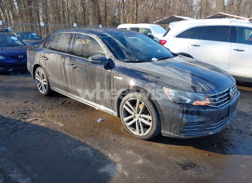 2018 Volkswagen Passat 2.0T R-LINE/2.0T S (VIN 1VWAA7A37JC020276) main photo