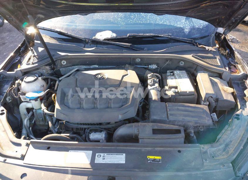 Photo 10 of 2018 Volkswagen Passat 2.0T R-LINE/2.0T S (VIN 1VWAA7A37JC020276)