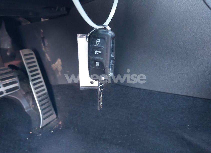 Photo 11 of 2018 Volkswagen Passat 2.0T R-LINE/2.0T S (VIN 1VWAA7A37JC020276)