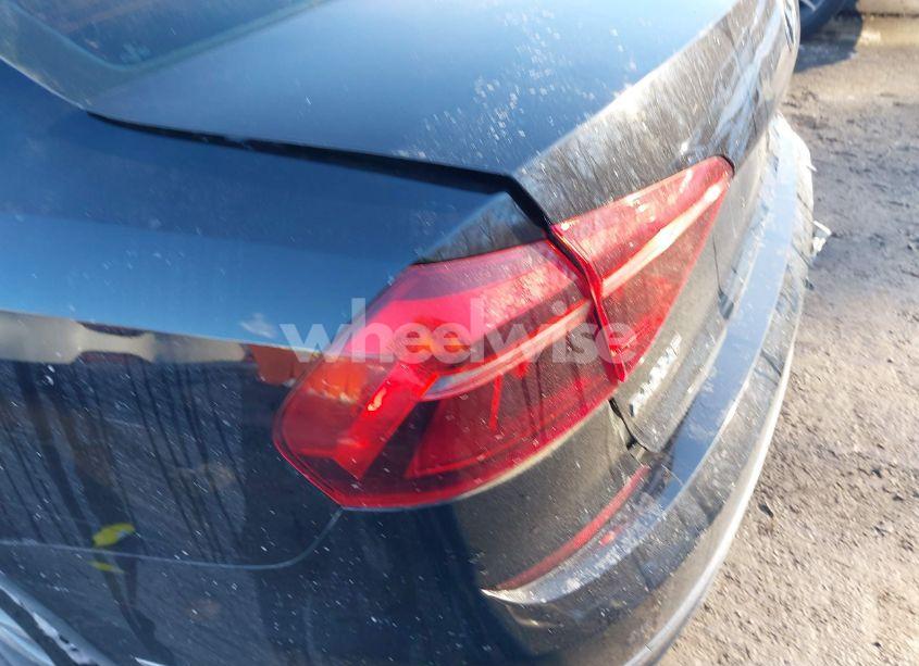 Photo 18 of 2018 Volkswagen Passat 2.0T R-LINE/2.0T S (VIN 1VWAA7A37JC020276)