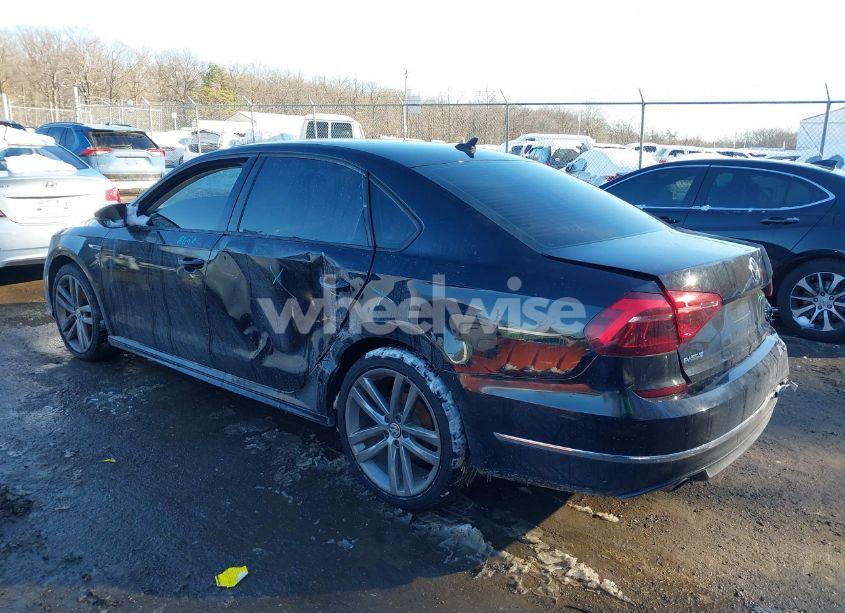 Photo 3 of 2018 Volkswagen Passat 2.0T R-LINE/2.0T S (VIN 1VWAA7A37JC020276)