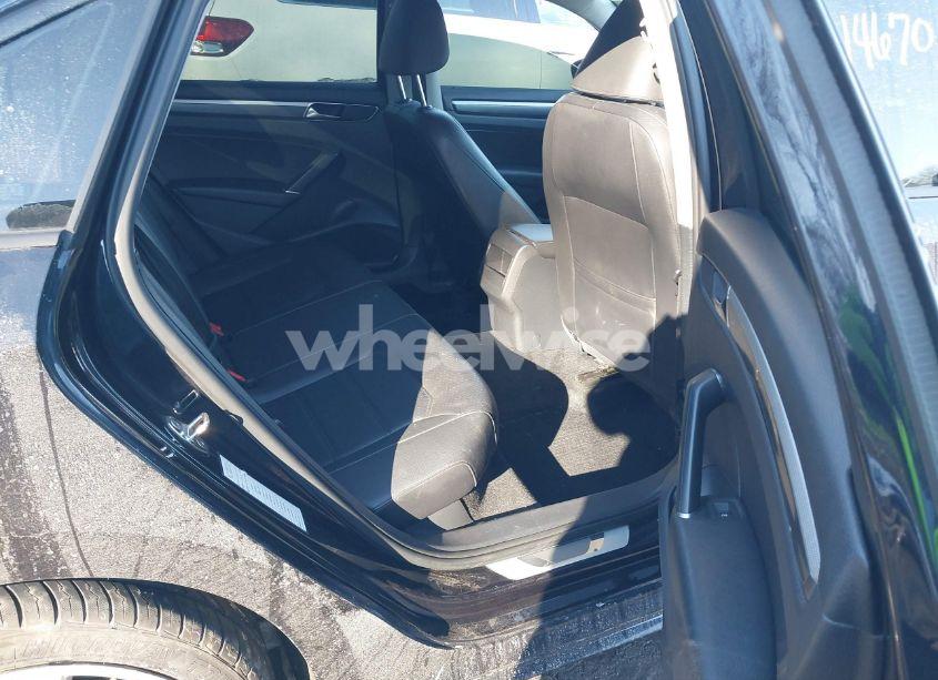 Photo 8 of 2018 Volkswagen Passat 2.0T R-LINE/2.0T S (VIN 1VWAA7A37JC020276)