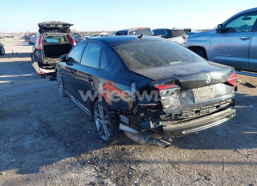 Photo 3 of 2018 Volkswagen Passat 2.0T R-LINE/2.0T S (VIN 1VWAA7A38JC001719)