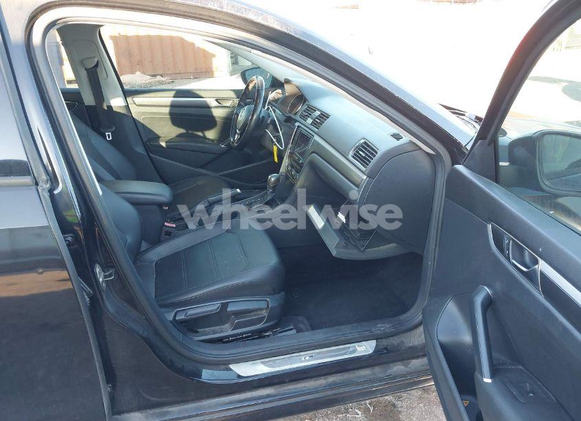 Photo 5 of 2018 Volkswagen Passat 2.0T R-LINE/2.0T S (VIN 1VWAA7A38JC001719)