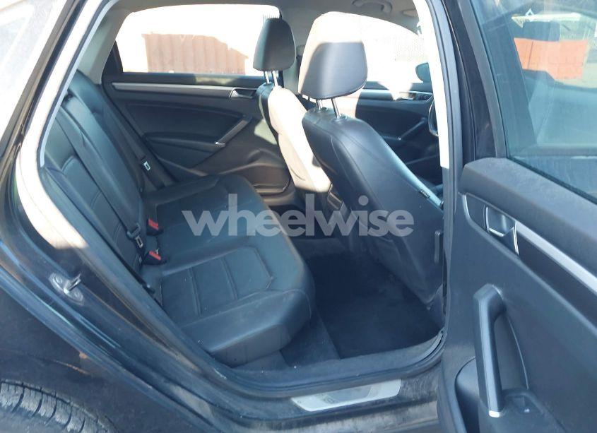 Photo 8 of 2018 Volkswagen Passat 2.0T R-LINE/2.0T S (VIN 1VWAA7A38JC001719)