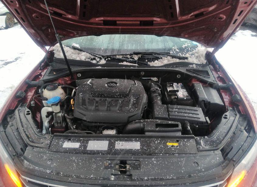 Photo 10 of 2018 Volkswagen Passat 2.0T R-LINE/2.0T S (VIN 1VWAA7A38JC020660)