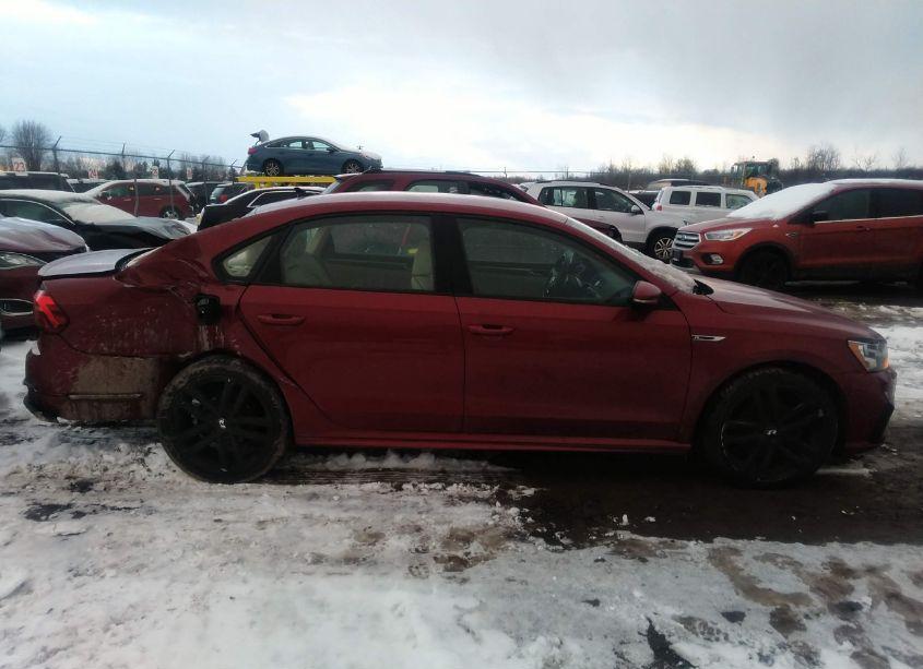 Photo 13 of 2018 Volkswagen Passat 2.0T R-LINE/2.0T S (VIN 1VWAA7A38JC020660)