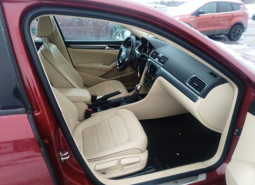 Photo 5 of 2018 Volkswagen Passat 2.0T R-LINE/2.0T S (VIN 1VWAA7A38JC020660)