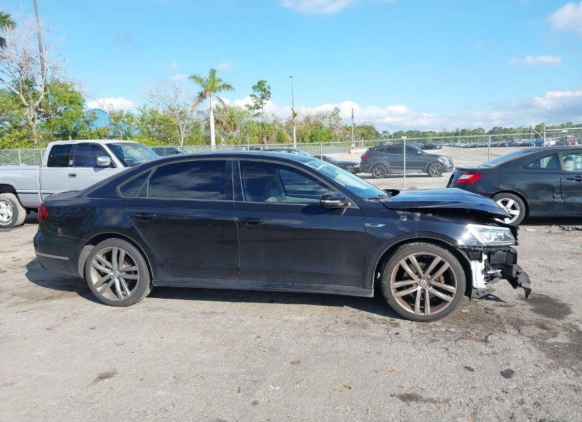 Photo 13 of 2018 Volkswagen Passat 2.0T R-LINE/2.0T S (VIN 1VWAA7A38JC049172)