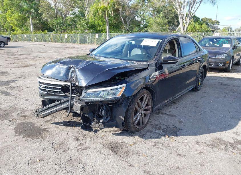 Photo 2 of 2018 Volkswagen Passat 2.0T R-LINE/2.0T S (VIN 1VWAA7A38JC049172)