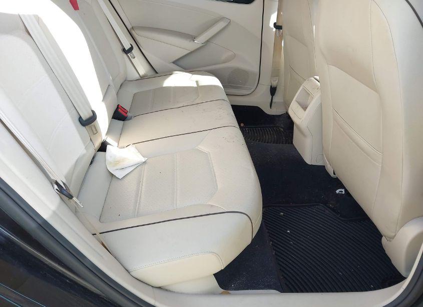 Photo 8 of 2018 Volkswagen Passat 2.0T R-LINE/2.0T S (VIN 1VWAA7A38JC049172)