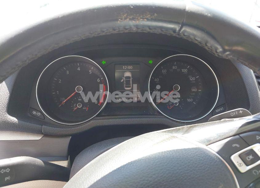 Photo 7 of 2018 Volkswagen Passat S/R-LINE (VIN 1VWAA7A39JC008470)