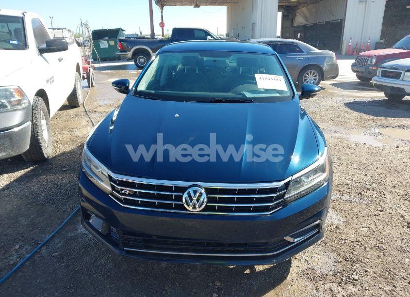 Photo 12 of 2018 Volkswagen Passat (VIN 1VWAA7A39JC012678)
