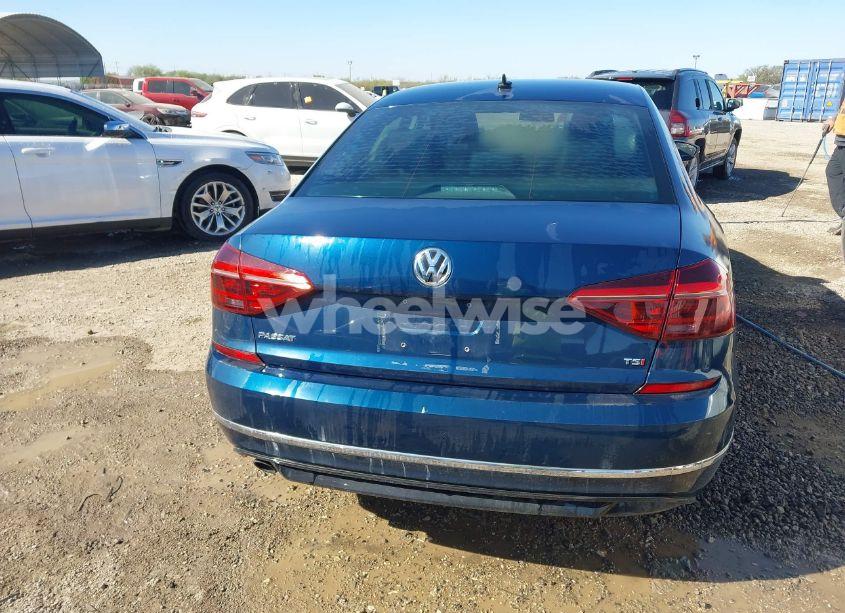 Photo 16 of 2018 Volkswagen Passat (VIN 1VWAA7A39JC012678)